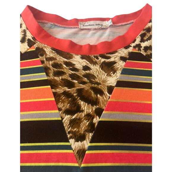 SOUTHERN STITCH T-SHIRT SHORT SLV CREW NECK, WOMEN, L, MULTICOLOR ANIMAL/STRIPES - Picture 2 of 12